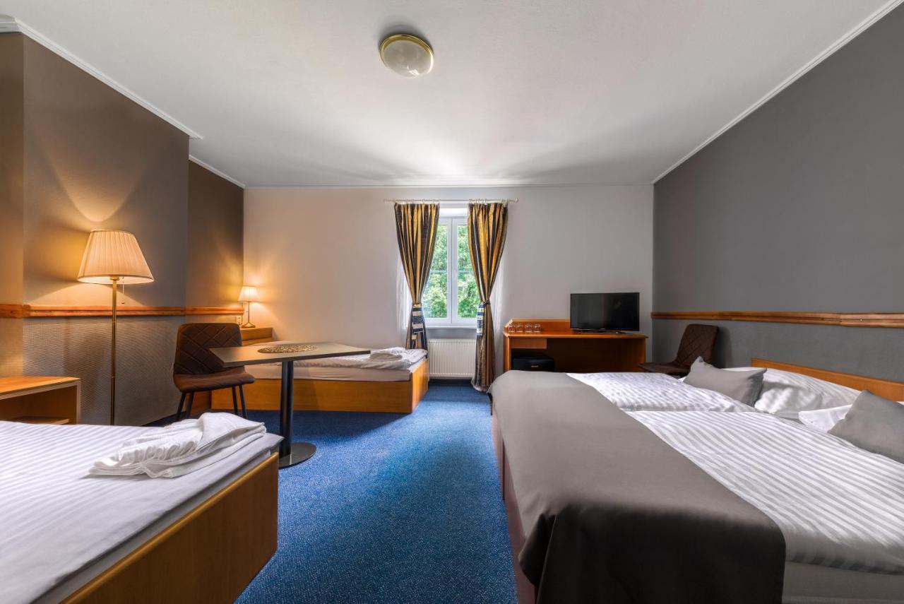 Prague Hotel Carl Inn Restaurant & Free Parking Luaran gambar